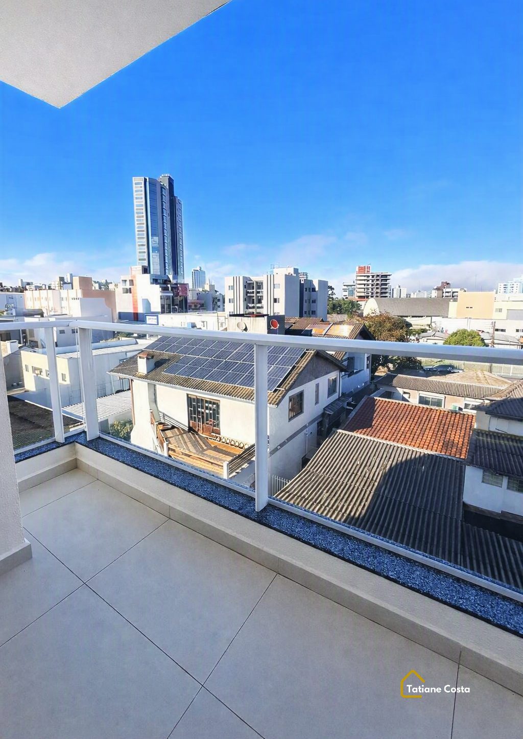 Apartamento novo com suíte no coração da cidade!