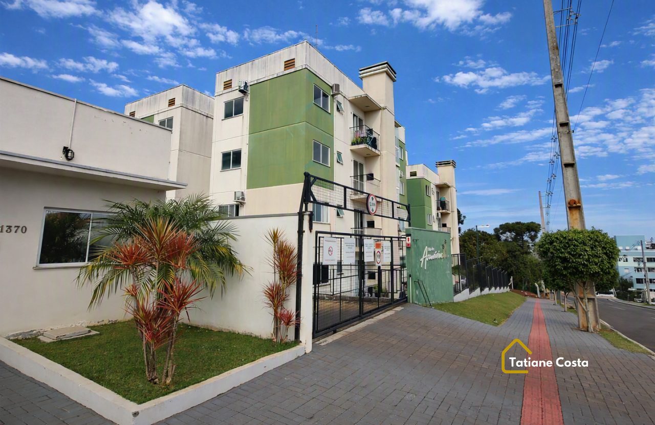 Apartamento de frente com sacada com churrasqueira